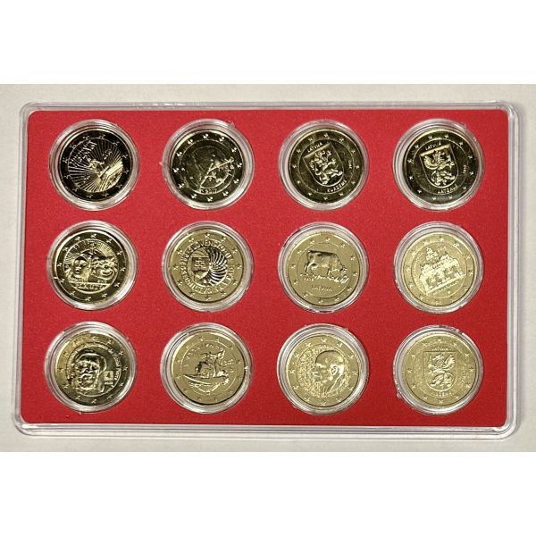 LOT DE 12 PIECES DE 2 EUROS...